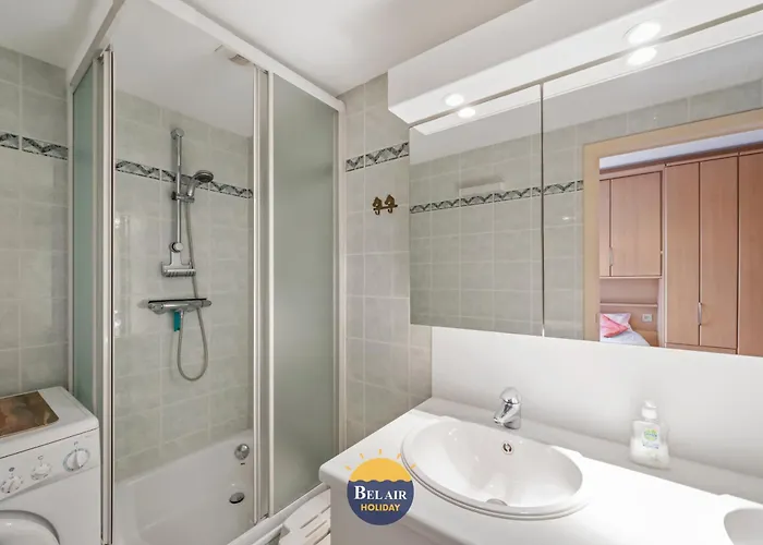 아파트 Zeezicht Xiii - Cozy 2-bedroom On The Belgian Coast With Spacious Sun Terrace And Pool T86