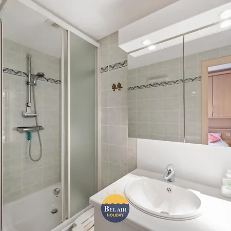 公寓 Zeezicht Xiii - Cozy 2-bedroom On The Belgian Coast With Spacious Sun Terrace And Pool T86